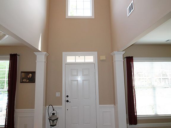 2nd image of 419 Chatsworth Ct