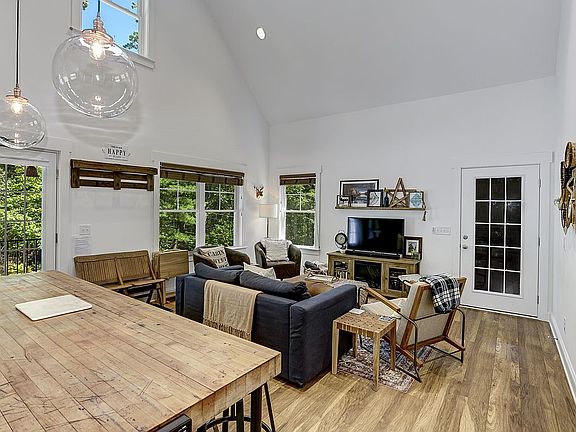 5th image of 225 Forest Drive Ext