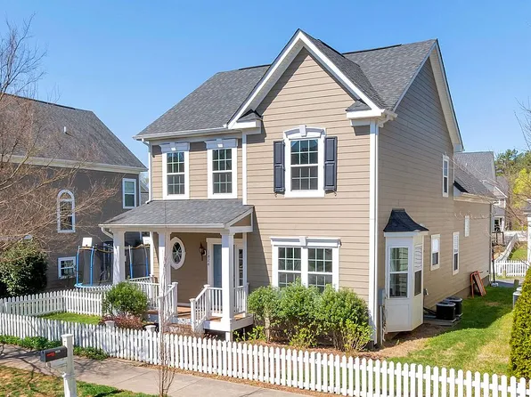 1826 Wickham Pl, Charlottesville, VA 22901