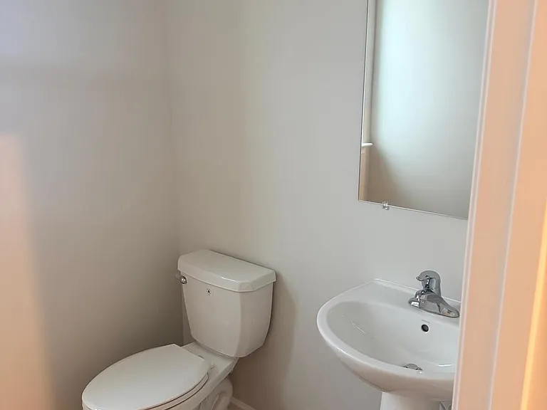 19 Forest Grove Ave — Photo 33