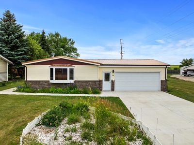 329 1st St NW, Stanley, ND, 58784