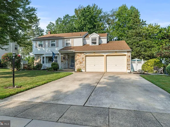 6 Forest Hill Dr, Cherry Hill, NJ 08003