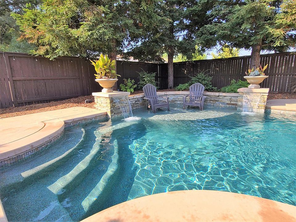 1st image of 606 Belhaven Ct