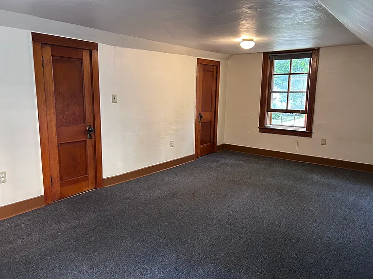 223 W Hewitt Ave — Photo 8