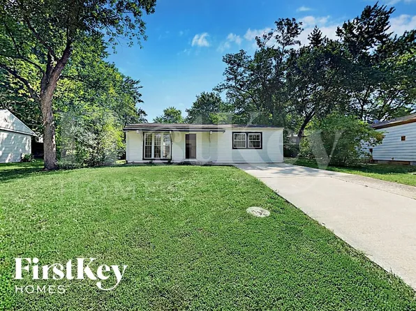 8 Deerpath Dr, Saint Peters, MO 63376