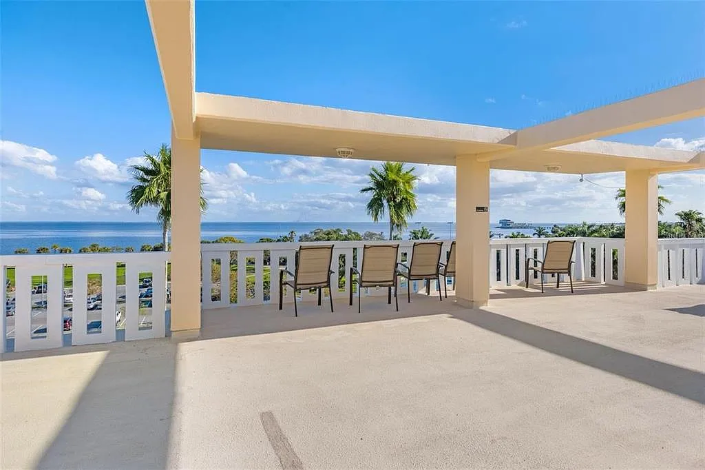 1 bed, 1.0 bath, 950 sqft, $2,200 — Photo 3