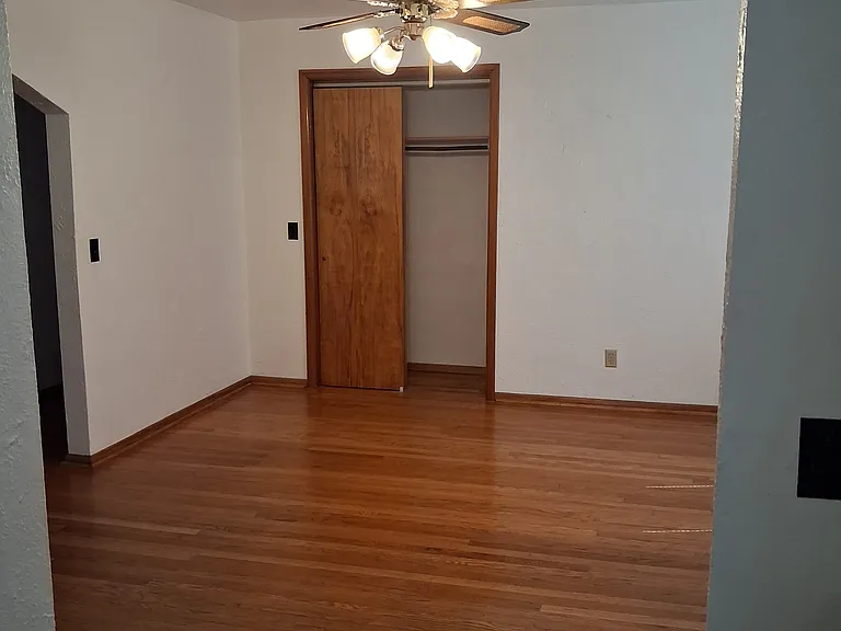 705 W Kelley St — Photo 6