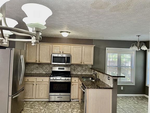 5th image of 117 Davis Mill Ct #A