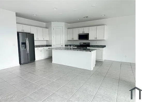 11241 E Ulysses Ave — Photo 3