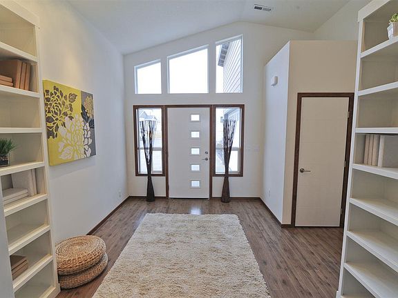 5th image of 4033 Maple Ln