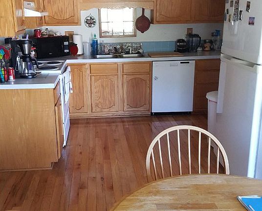 4th image of 3508 Latham Ave