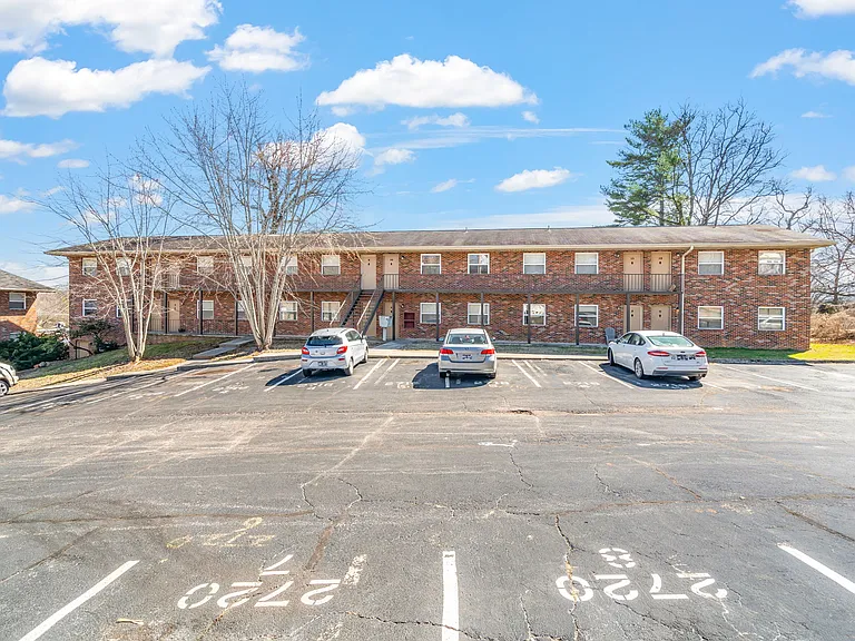 2716 Holbrook Dr #1 — Photo 15