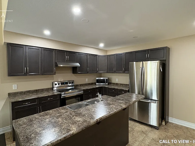 7607 Green Vista Gate — Photo 2