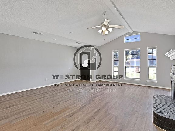 5th image of 1115 Stone Creek Dr