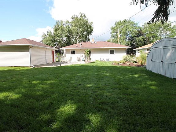 4th image of 1108 N Randall Ave