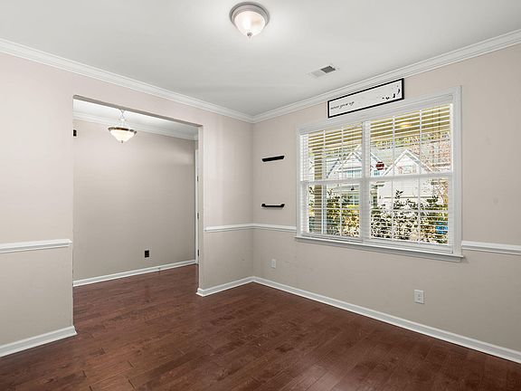 3rd image of 472 Foxbank Plantation Blvd