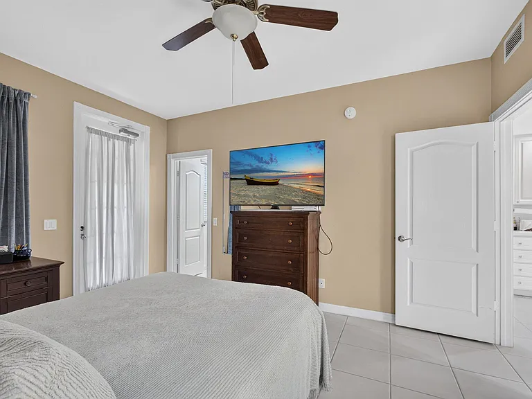 213 Barcelona Dr — Photo 24