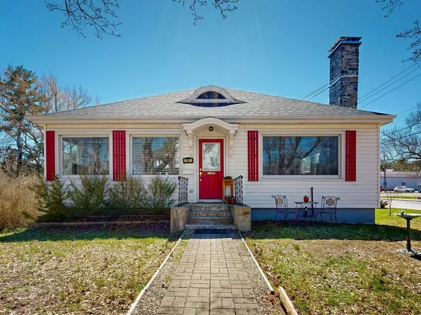 91 York St, Bridgewater, NS B4V 1R1