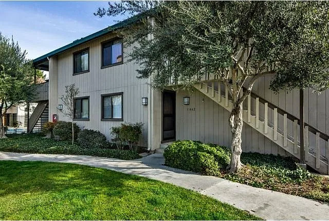 1462 Alma Loop photo 1