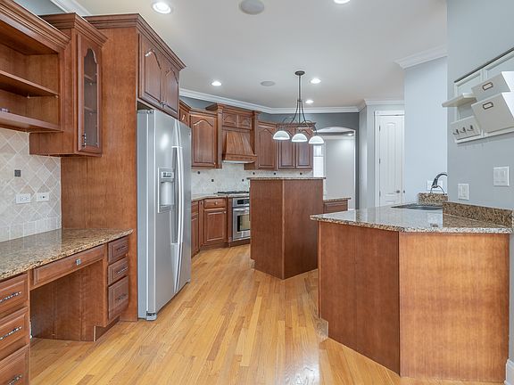 3rd image of 17W025 2nd Ave