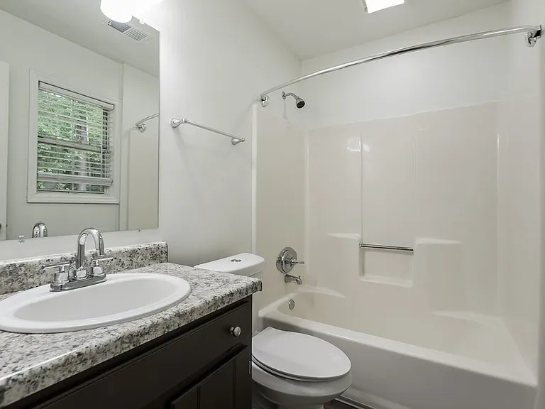 3224 Valley View St — Photo 10