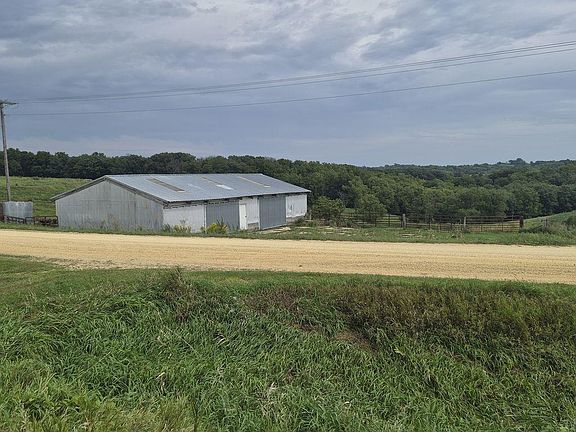 3rd image of 33847 Crystal Rd