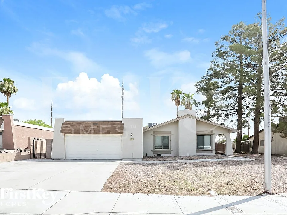 3868 Vista Largo Dr