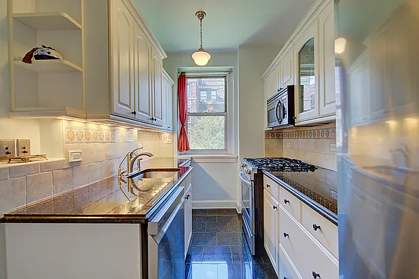 Sold by Garden Heights Realty | media 27