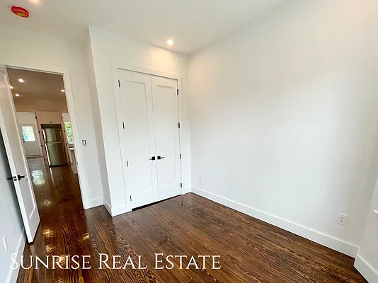 Rented by Sunrise Real Estate | media 22