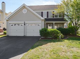 8 Brownstone Rd, East Windsor, NJ 08520