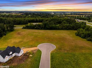 323 Silver Creek Rd, Dewitt, IA 52742