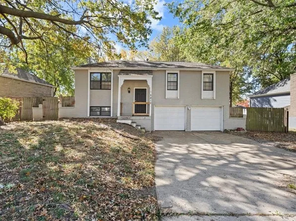 2812 NW Kingsridge Dr, Blue Springs, MO 64015