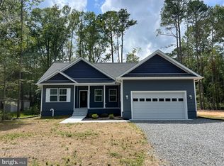 225 Wildwood Rd, Colonial Beach, VA 22443