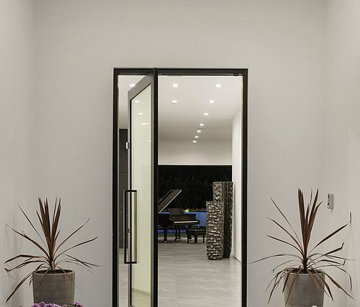 3rd image of 410 Evelyn Pl