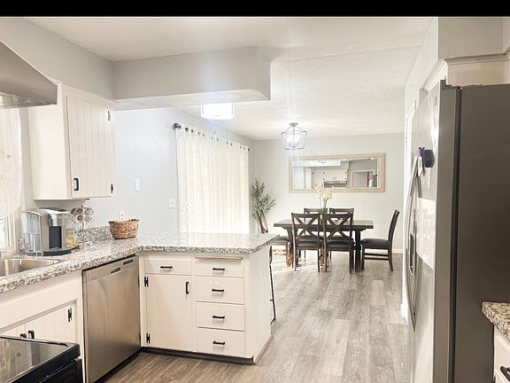 3rd image of 4723 N Warren Ave