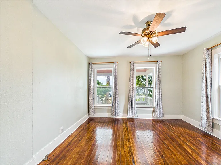 3602 Avenue S 1/2 — Photo 16