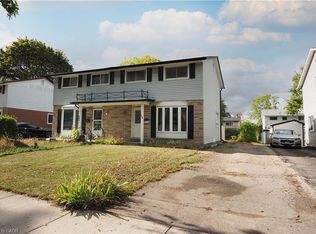 10 Balfour Cres, Kitchener, ON N2C1Z5