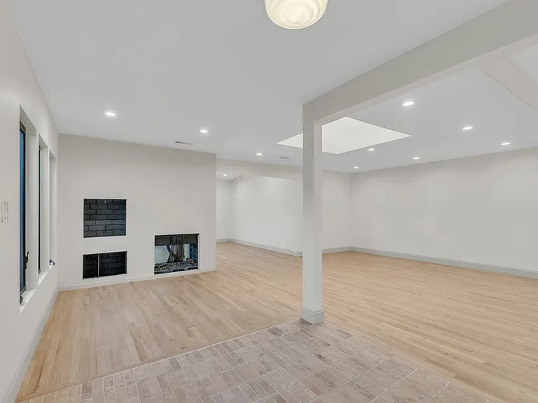 4316 Bellaire Ave — Photo 9