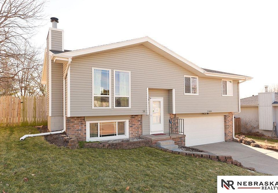 1st image of 2309 Willow Cir