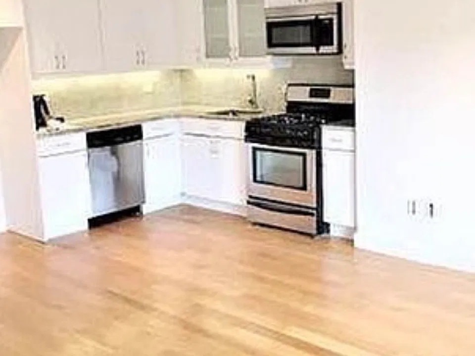 1677 Lexington Ave #4G