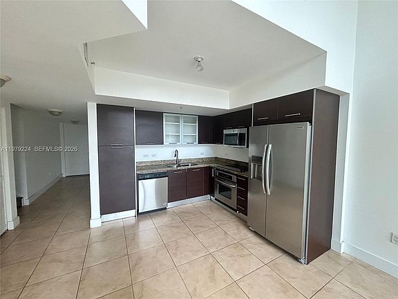 5th image of 41 SE 5th St APT 907
