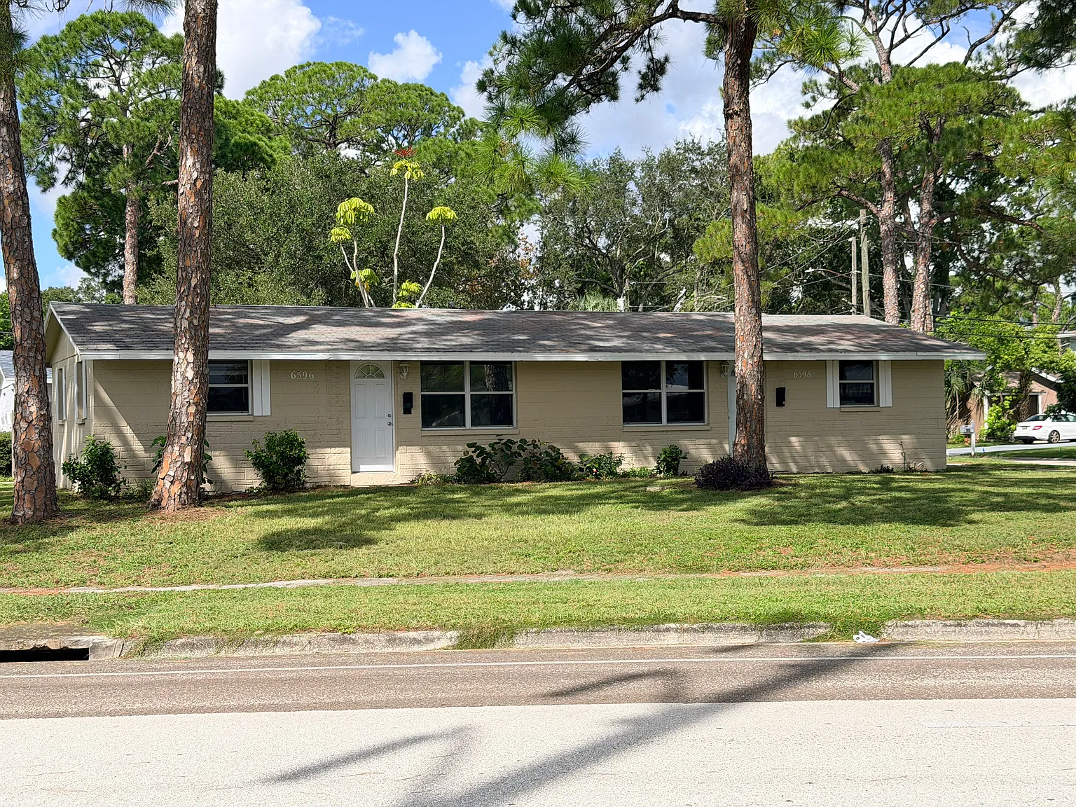 2 bed, 700 sqft, $1,400 — Photo 1