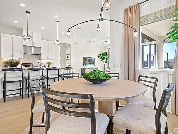 4th image of 655 Furrow Rd