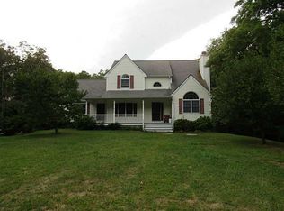 325 Brayton Rd, Tiverton, RI 02878