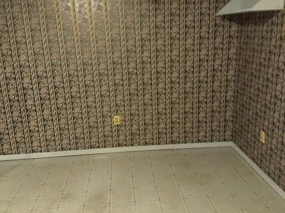 5th image of 100 Farrwood Dr Unit 100