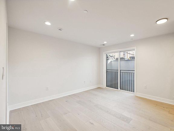 2nd image of 845 19th St NE #3