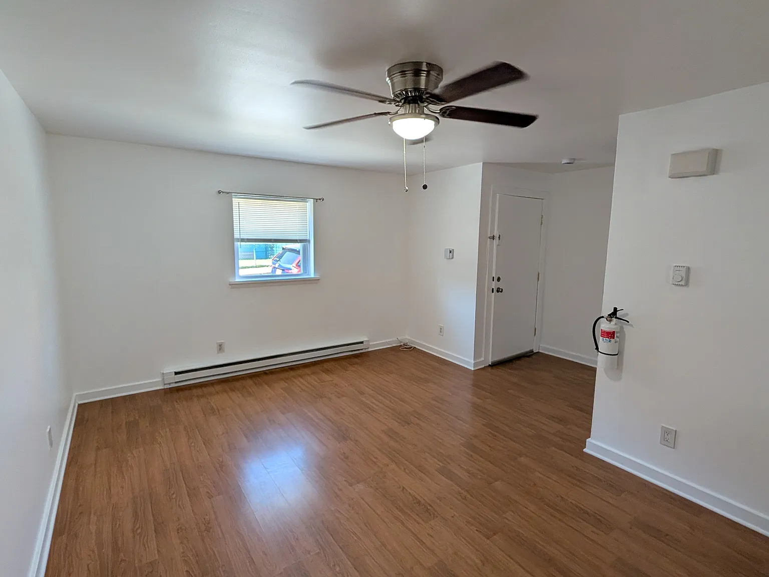1 bed, 1.0 bath, 693 sqft, $1,650 — Photo 2