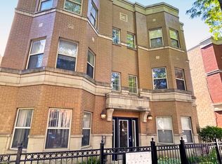 1022 S Racine Ave APT 301, Chicago, IL 60607