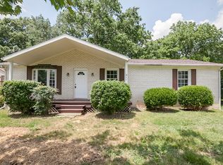 411 Lookout Dr, Columbia, TN 38401