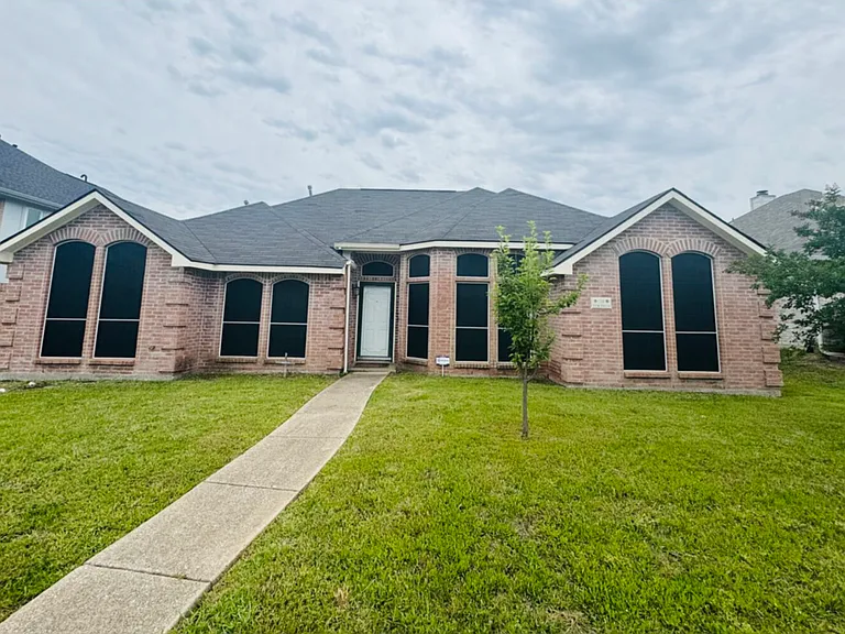 716 Elm Falls Pl — Photo 1